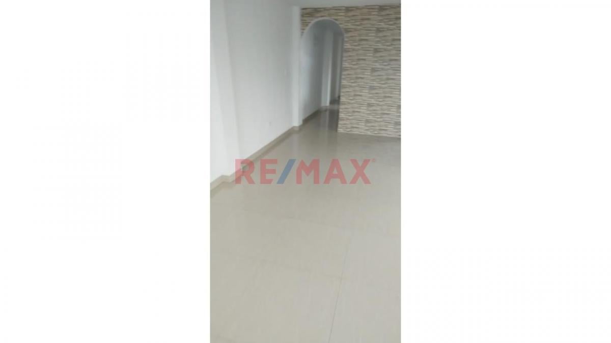 Venta de Departamento en Villa María del Triunfo - Lima 4 Dormitorios 