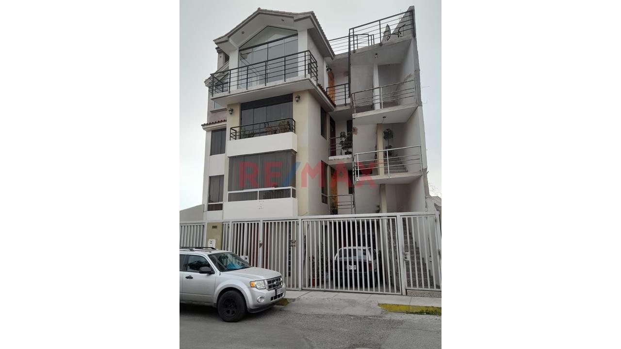 Lindeo Departamento Frente A Parque