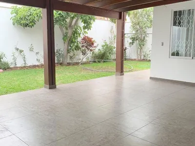 Alquiler de Casa en Santiago de Surco - Lima 5 Dormitorios 