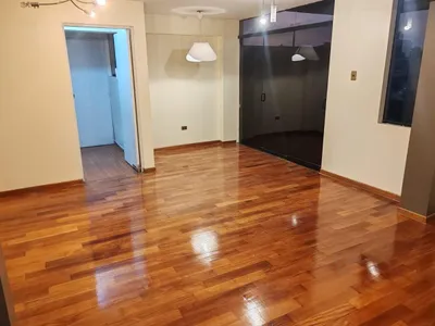 Venta de Departamento en Santiago de Surco - Lima 4 Dormitorios