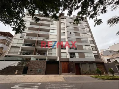 Lindo Flat En Alquiler Con Finos Acabados  Frente A Parque En San Borja