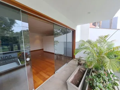 Venta de Departamento en Santiago de Surco - Lima 4 Dormitorios
