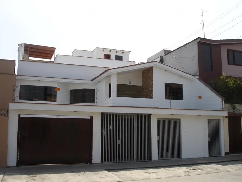 Fachada de una propiedad publicada en Ubicasa