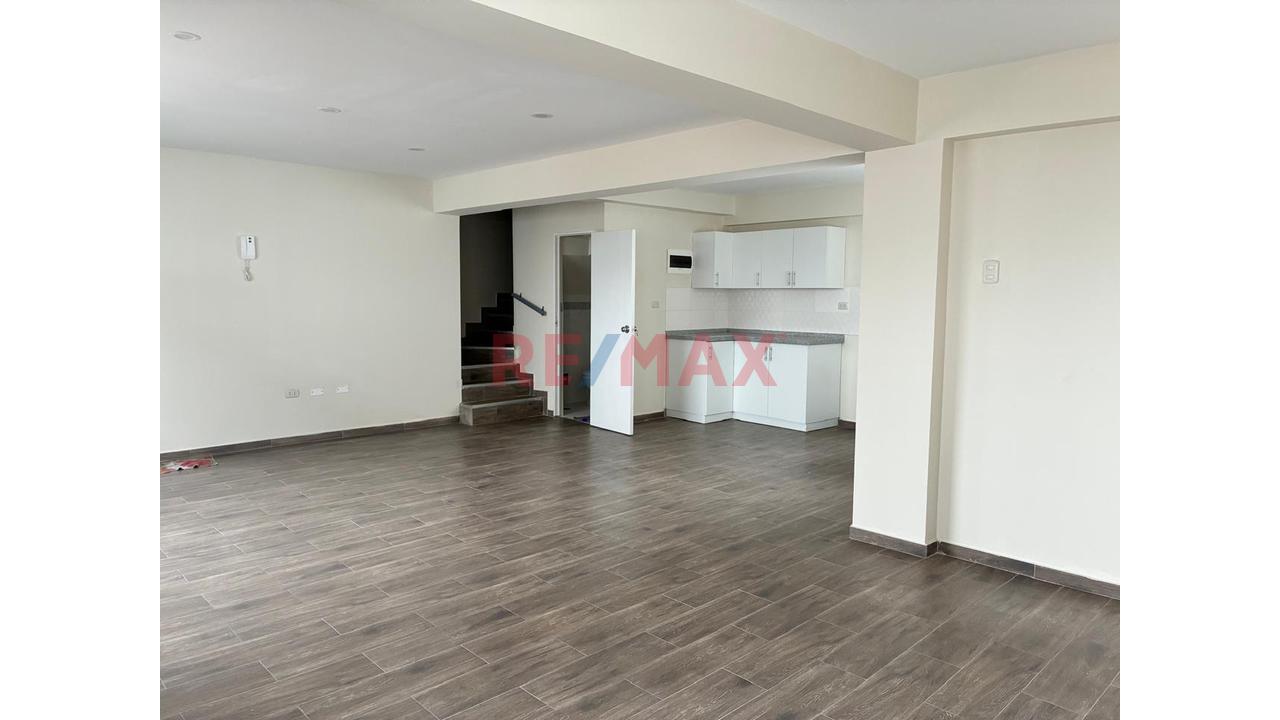 Se Vende Dúplex Mas Terraza De Estreno!-157M2-5To Piso Sin Ascensor-Urb. Los Girasoles De San Isidro-$110.000