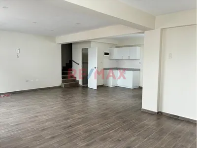 Se Vende Dúplex Mas Terraza De Estreno!-157M2-5To Piso Sin Ascensor-Urb. Los Girasoles De San Isidro-$110.000