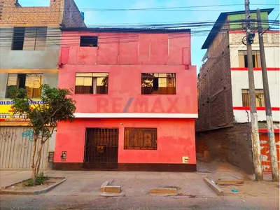 Venta De Casa En Avenida Principal Proceres - Ideal Para Vivienda Y Negocio