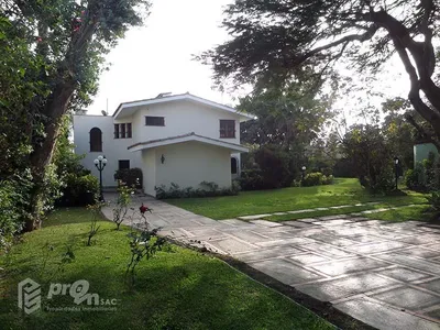Venta de Casa en La Molina - Lima 5 Dormitorios