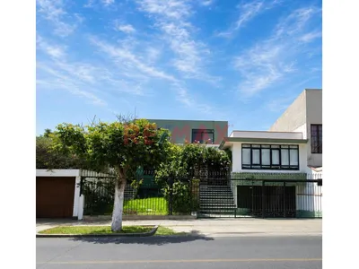 Linda Y Acogedora Casa En Urbanizacion El Rosedal Miraflores