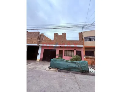 Casa en venta · Jr. Cuzco 3839, San Martin de Porres · 300 m², 10 dorm.