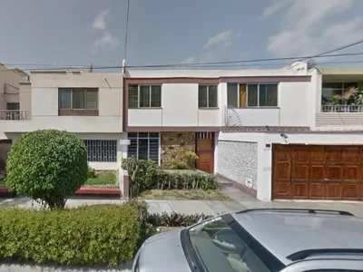 Venta de Casa en San Miguel - Lima