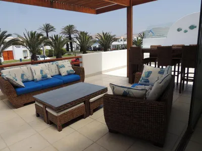 Venta de Casa de Playa en San Antonio - Cañete 8 Dormitorios