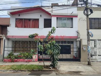 !!!Casa En Venta En Zona Residencial De Los Olivos Urb Micaela Bastidas!!!