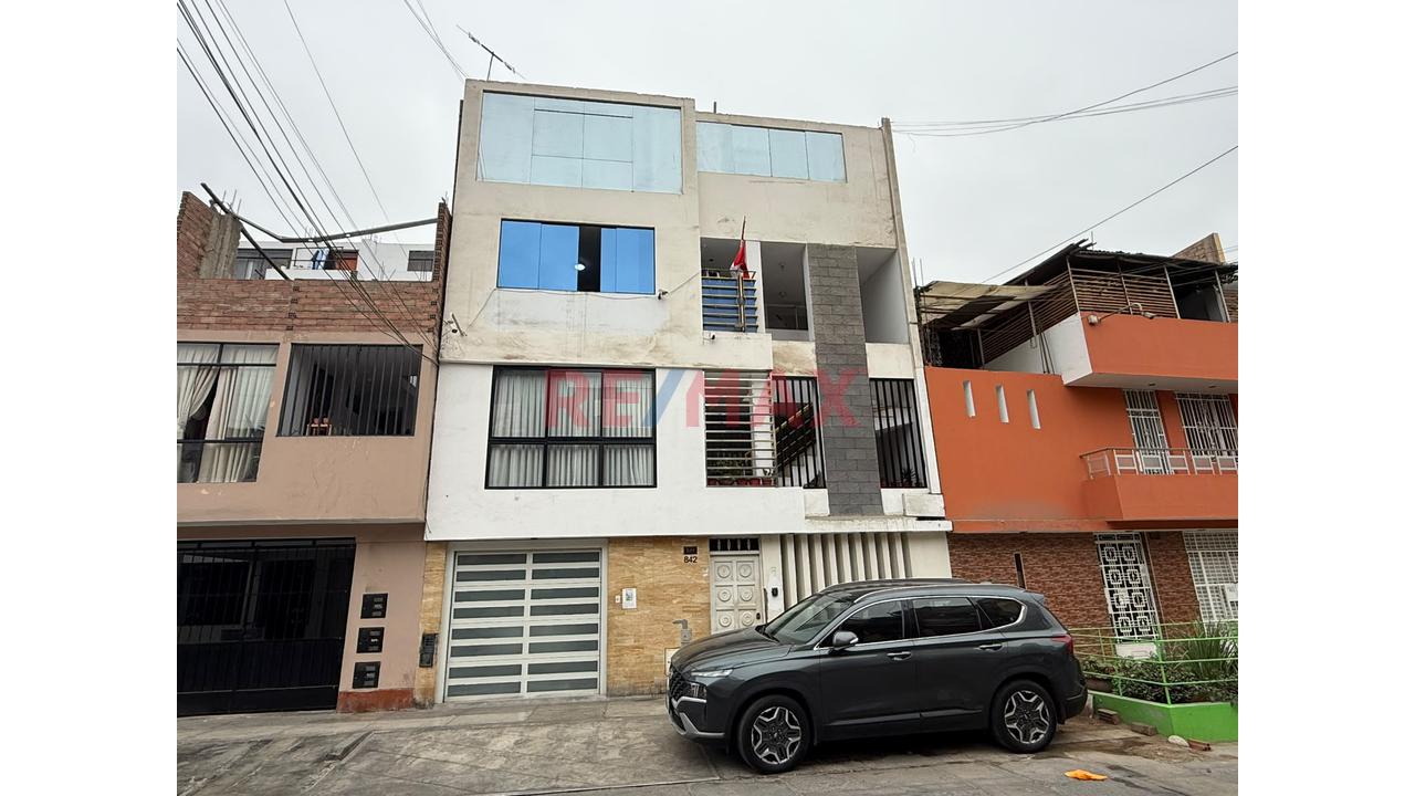 Amplio Departamento De 112 M² A 2 Cuadras De Municipalidad De Los Olivos