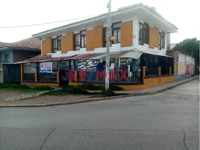 ¡En Venta Casa De 189M2 En Esquina. Oportunidad Única En Barrio Profesional, Cusco!