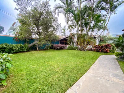 Se Vende Hermosa Casa Con Piscina En Los Batallones Surco