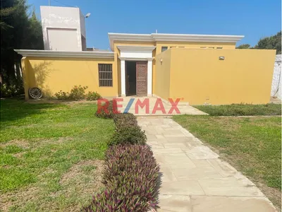 🏡 ¡Venta De Hermosa Casa De Campo Con Piscina En Moche, Trujillo!