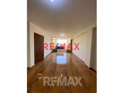 🔥 Se Vende Exclusivo Departamento Con Ascensor  En San Juan De Lurigancho 🔥