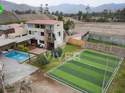 Alquiler de Casa en - Lima 5 Dormitorios 