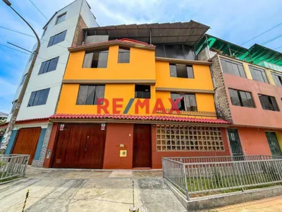 Venta de Casa en Lurigancho - Lima 8 Dormitorios