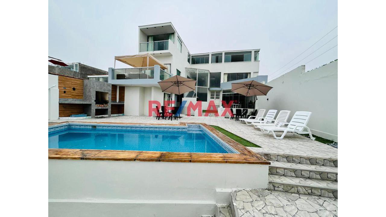 Venta De Casa De Playa En Pulpos 10 Habitaciones 477M2