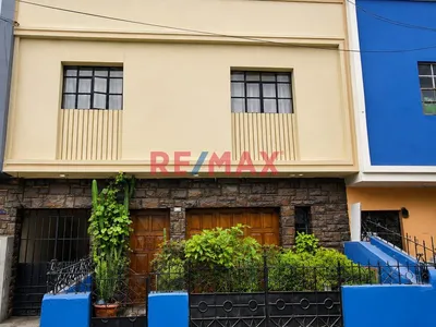 Casa De 2 Pisos Con Entrada Independiente - Rimac