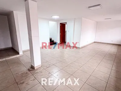 Alquiler De Oficina  En Santiago De Surco 183 M2