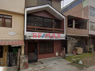 Venta De Casa 3 Pisos Villa El Salvador
