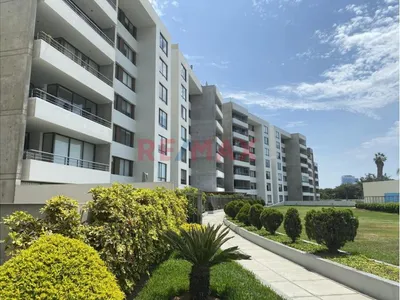 Venta de Departamento en Santiago de Surco - Lima 4 Dormitorios