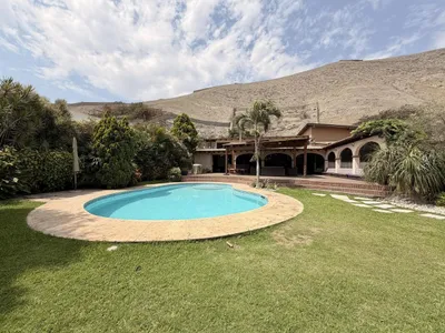 Venta de Casa en La Molina - Lima 5 Dormitorios