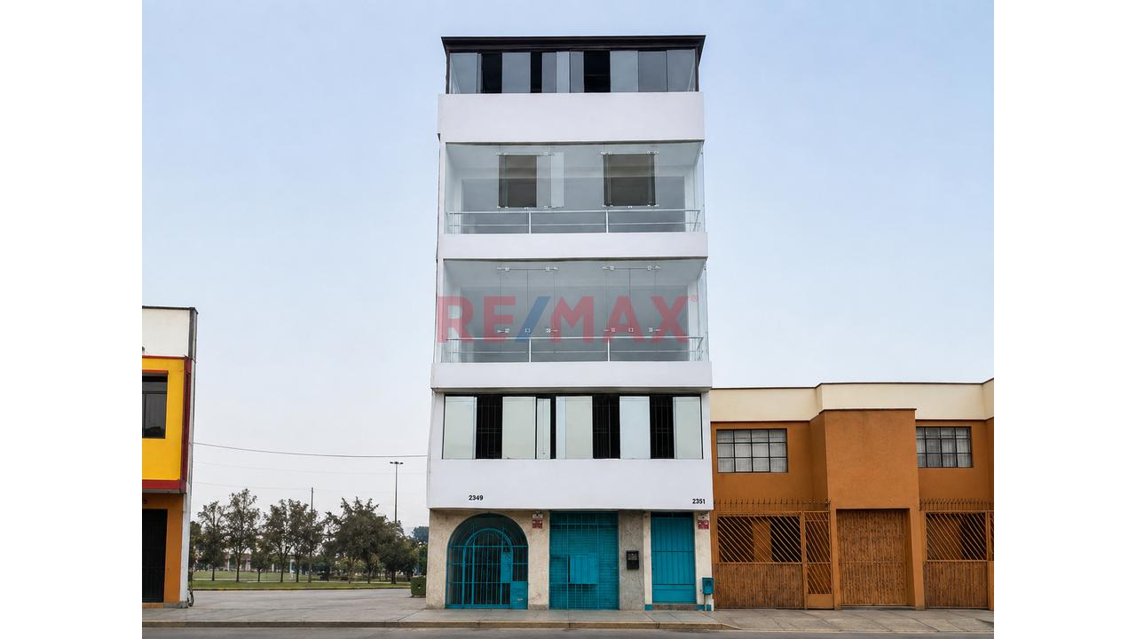 ¡Amplio Espacio Comercial En Alquiler En Av. Universitaria!