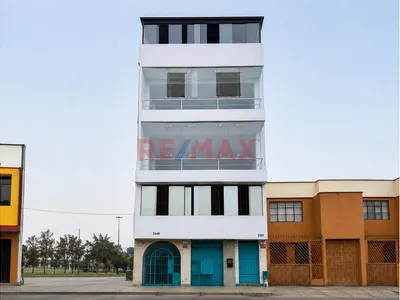 ¡Amplio Espacio Comercial En Alquiler En Av. Universitaria!