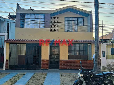 😀 Ocasión Casa En Venta 🏡 Urb. Piura Calle Castro Pozo Mz F1 Lote 06 🔝 Uso Comercial 💰 👉 A.T 199.5 M2 A.C 250 M2