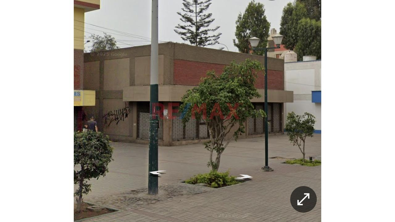 Se Vende Local Comercial Los Proceres Surco