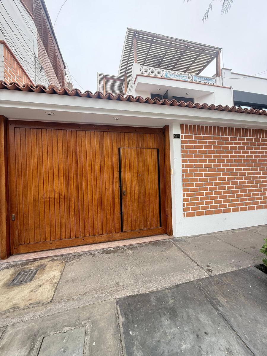 Venta de Casa en Chorrillos - Lima 8 Dormitorios 