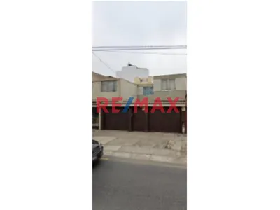 " Se Vende Casa De Dos (02) Pisos "
