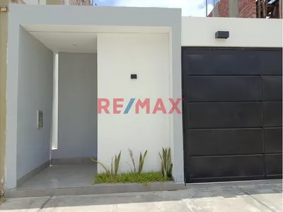 Casa en venta · Urb. Alameda Country Club, Castilla · 84 m², 2 dorm.