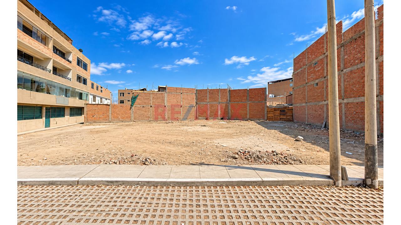 🏡🌳 ¡Vendo Terreno De 172.40 M² Frente A Parque En San Martín De Porres!