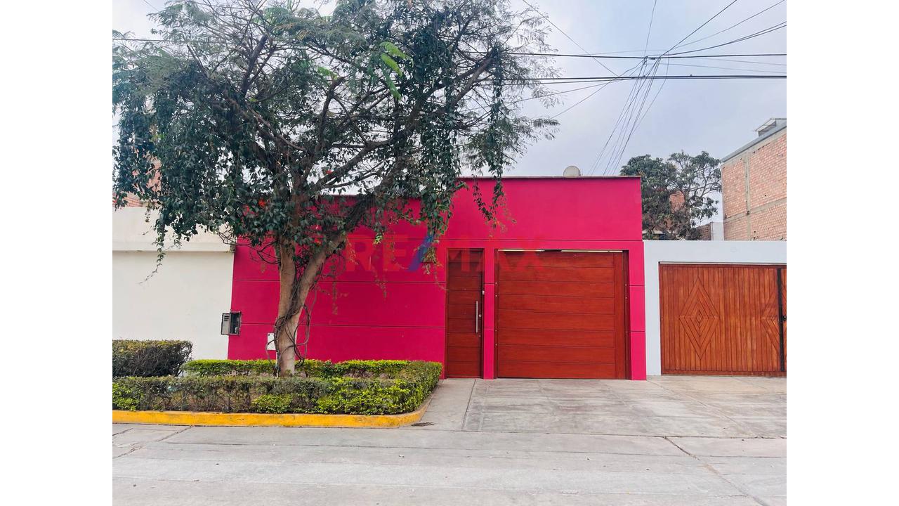 Casa De 127 M2 En Venta Con Cochera En Zona Residencial Limite De Lima Con Pueblo Libre