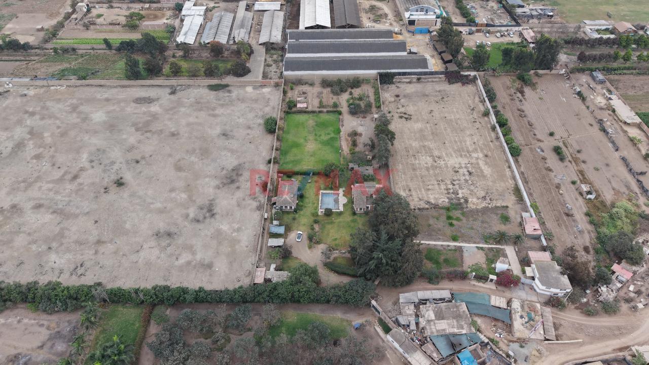 Se Vende Terreno Agricola De 7594 Mtts2  Con Casas De Campo En Lurin