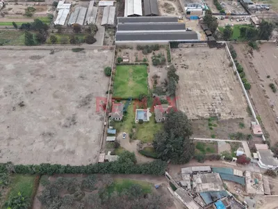 Se Vende Terreno Agricola De 7594 Mtts2 Con Casas De Campo En Lurin