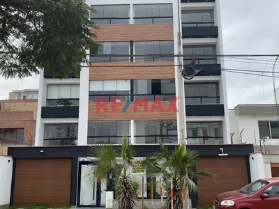 Venta De Flat De Estreno Con 3Habitaciones Y 1 Estacionamiento