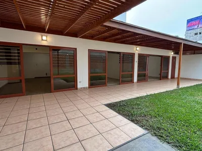 Alquiler de Local Comercial en Santiago de Surco - Lima 0 Dormitorio 