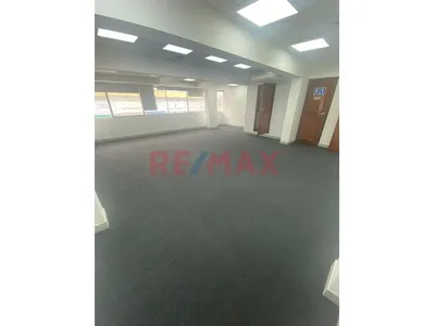 Vendo Linda Casa En Esquina - Chacarilla San Borja