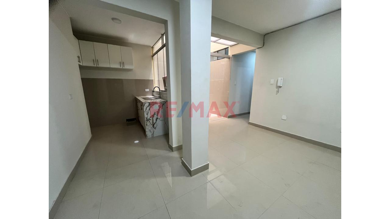 Departamento En Alquiler – Primer Piso En Ate!
