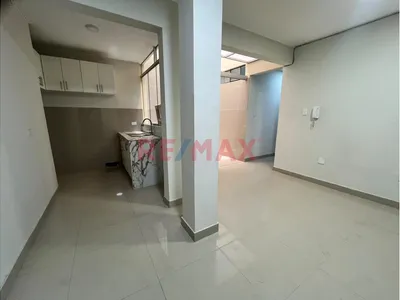 Departamento En Alquiler – Primer Piso En Ate!