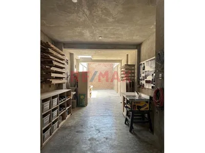 🚀 Local Comercial De 206 M² En Av. Manuel Seoane – Alto Potencial Comercial