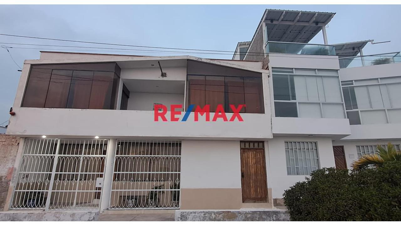 Venta De Casa En Punta Hermosa De 200 M2, Vista Privilegiada Frente Al Mar En Av. Sunset Area Del Terreno: 200 M2