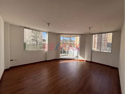 Departamento En 3Ero Piso En Esquina