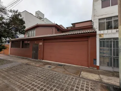 Venta de Casa en San Borja - Lima 4 Dormitorios 