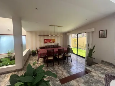 Venta de Casa en Cayma - Arequipa 5 Dormitorios 